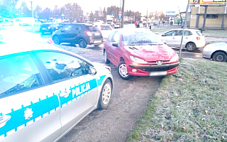 Wypadek na przejściu dla pieszych w Olsztynie. Samochód osobowy potrącił kobietę